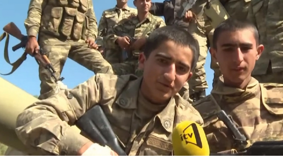 ermenilerin-uzerine-zirehli-godekchesiz-geden-qehreman-esgerler-video
