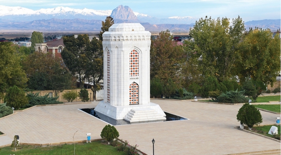 huseyn-cavidin-anadan-olmasinin-138-ci-ildonumu-qeyd-edilib