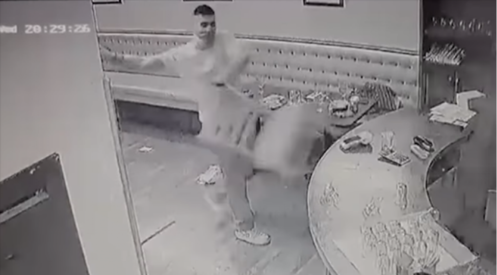 ermeniler-absh-da-turk-restoranina-hucum-etdiler-video