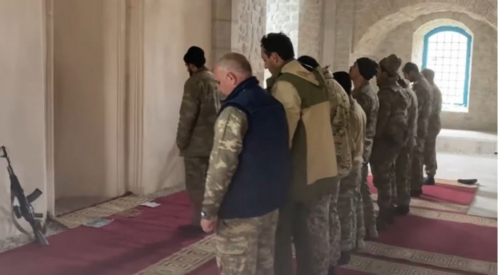 28-ilden-sonra-shushada-cume-namazi-qilindi-video