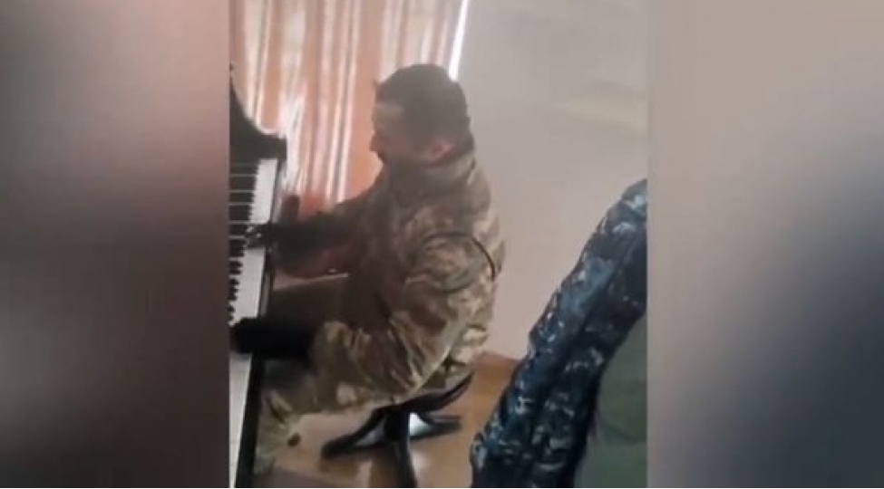 herbchimiz-shushada-sari-gelini-ifa-etdi-video