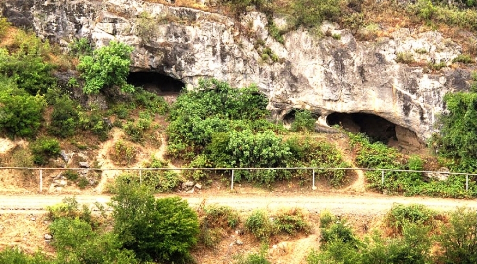 taglar-magarasi-mustye-medeniyyetine-aid-en-mohteshem-tarixi-abidedir