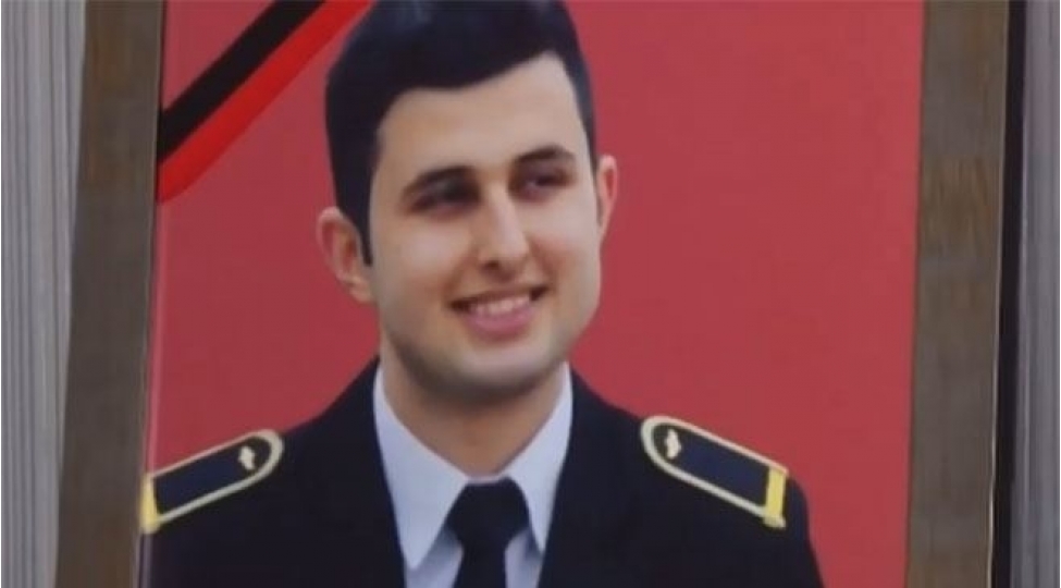oglum-shehid-olan-gun-qolumdaki-saat-qefil-dayandi-video
