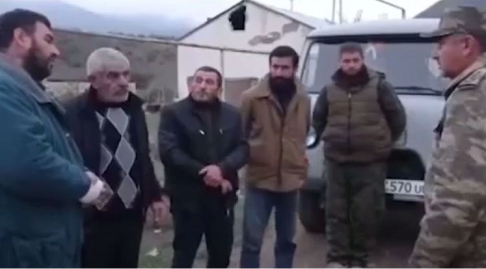 azerbaycan-herbchileri-ermenilere-gulablidan-chixmaga-yardim-edib-video