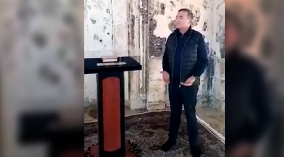 xalq-artisti-agdam-mescidinde-azan-verdi-video