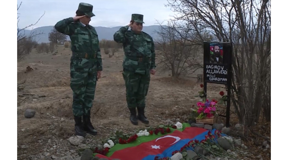 allahverdi-bagirovun-qizlari-27-il-sonra-atalarinin-mezari-bashinda-video