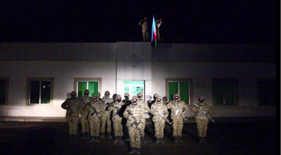 lachinda-azerbaycan-bayragi-qaldirildi-video