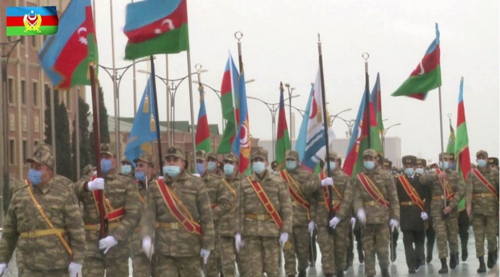 herbi-parada-hazirliq-meshqleri-kechirilir-video