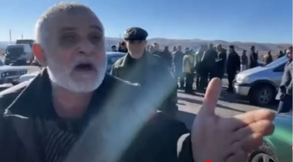 itkin-dushen-ermenilerin-yaxinlari-yolu-bagladilar-video