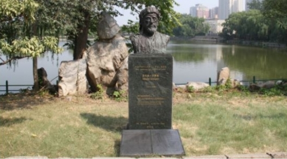 china-daily-qezeti-nizami-gencevi-ili-haqqinda-meqale-yayib