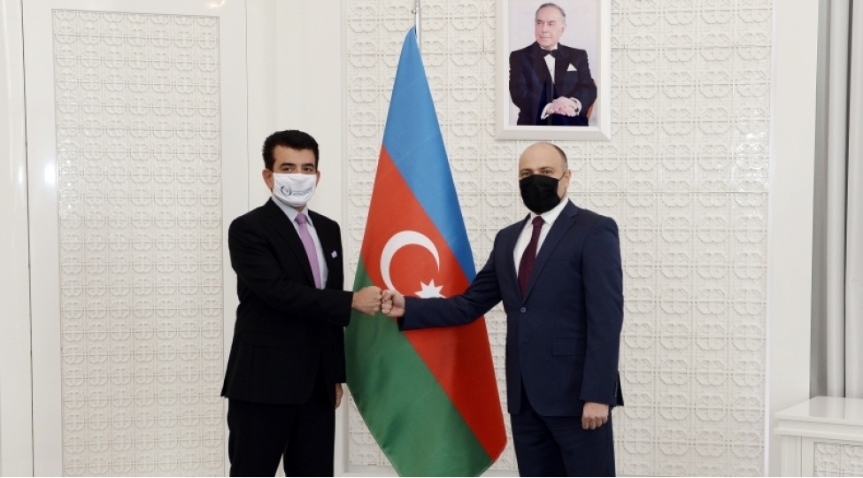 icesco-ile-elaqelerin-perspektivleri-muzakire-edilib