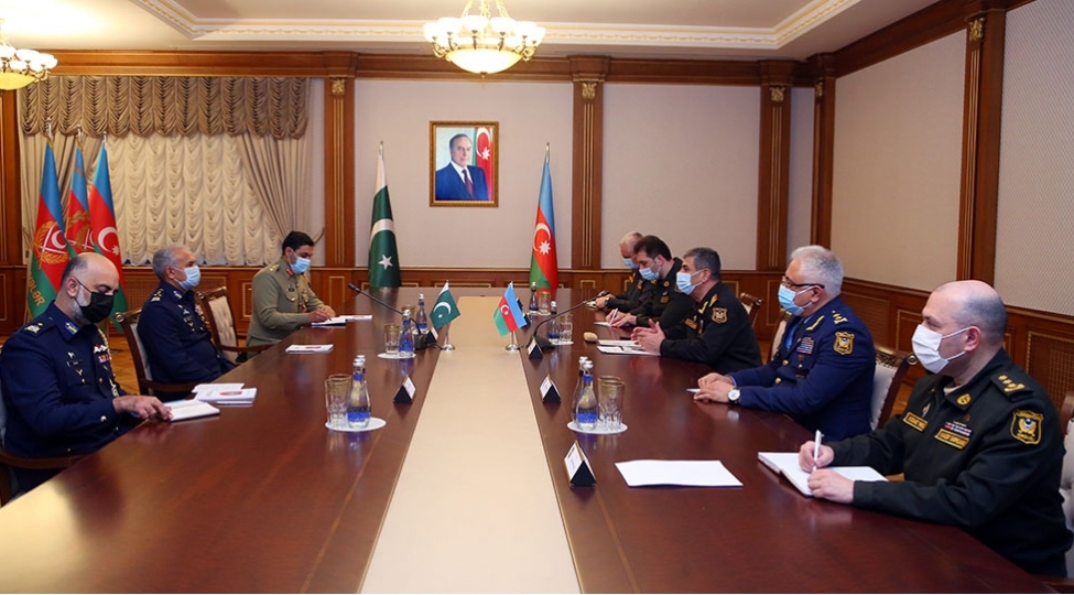 azerbaycan-ile-pakistan-arasinda-herbi-elaqeler-muzakire-olunub-foto