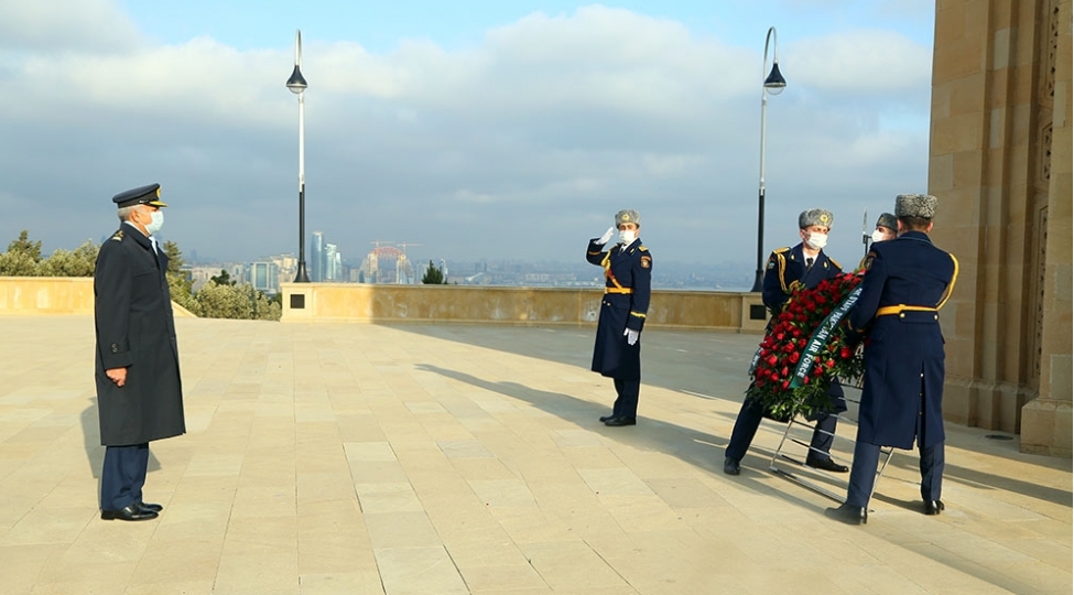pakistanli-marshal-azerbaycanda-seferdedir-foto