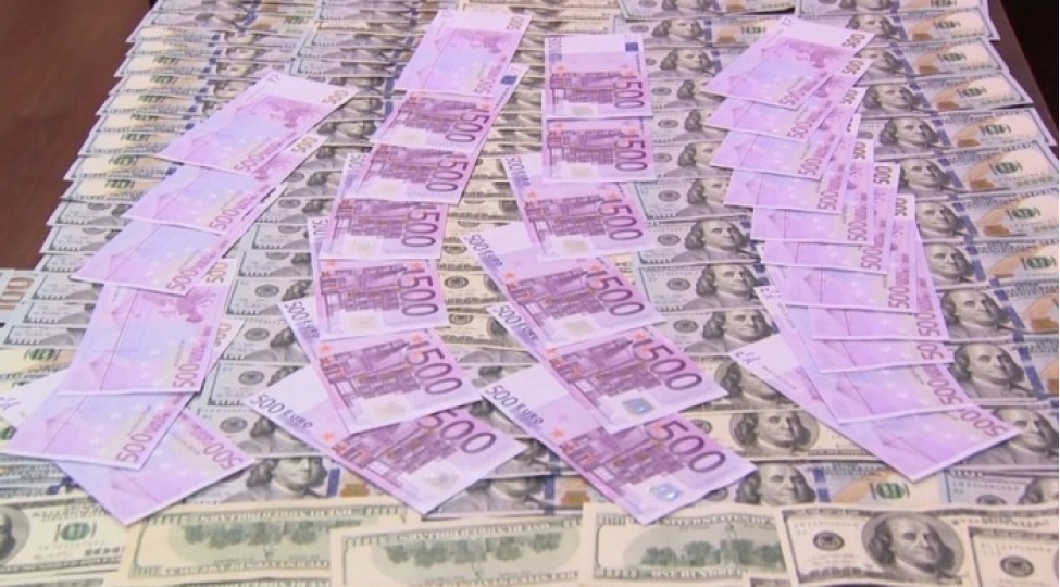 bakida-qanunsuz-dollar-satan-shexs-tutuldu-video