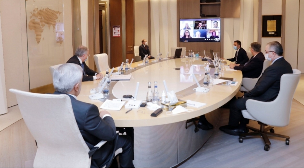 amerika-neft-institutu-ile-memorandum-imzalanib-foto