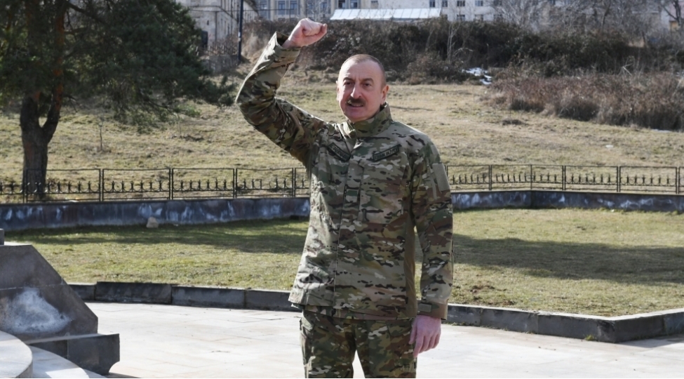 prezident-shushi-adini-gorub-esebileshdi-video