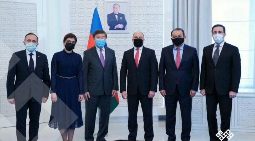 medeniyyet-naziri-turk-dunyasi-teshkilatlarinin-numayende-heyeti-ile-gorushub