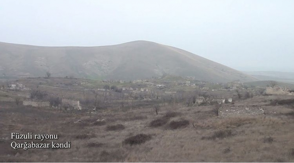 fuzulinin-qargabazar-kendinden-video