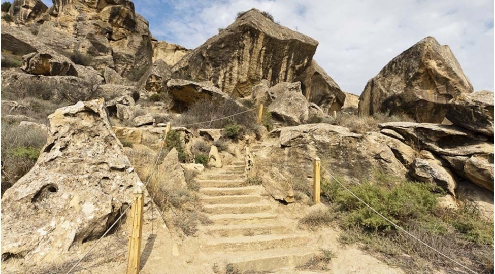 qobustan-qorugunu-ziyaret-ede-bileceksiniz