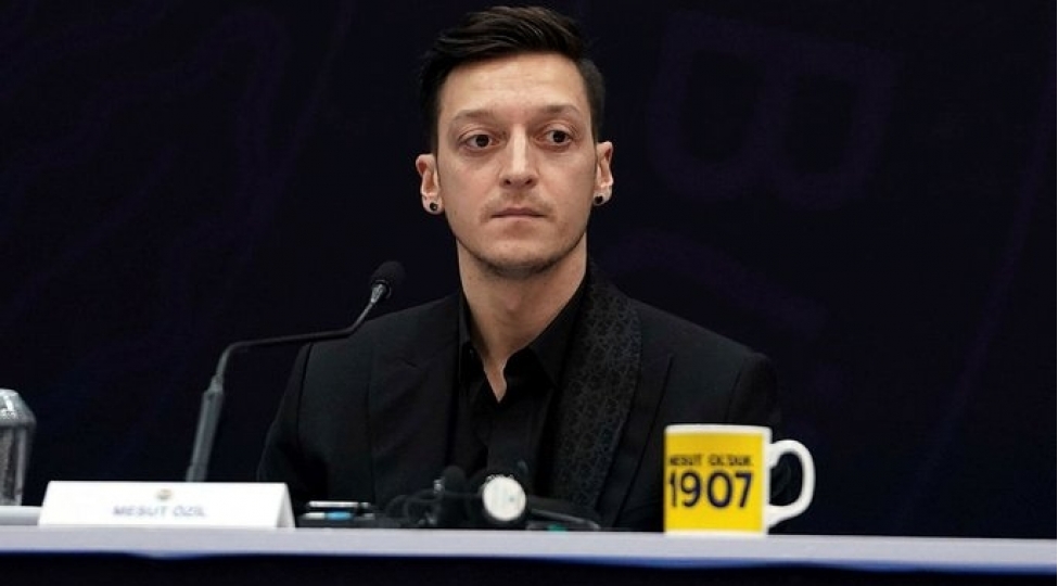 mesut-ozil-azerbaycana-salam-gonderirem-video