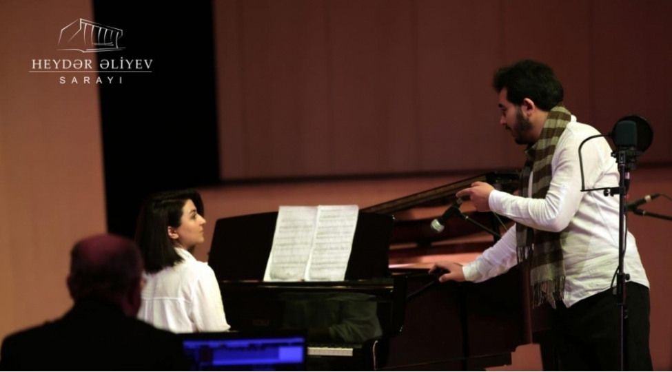 heyder-eliyev-sarayinda-yeni-layihe-perfect-troupe-video