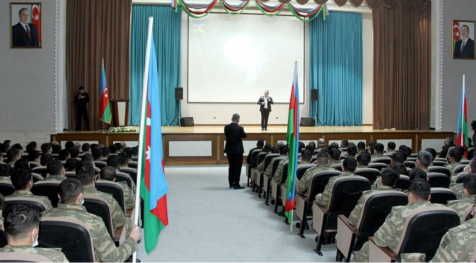 azerbaycan-ali-herbi-mektebinde-medeni-kutlevi-tedbir-kechirilib