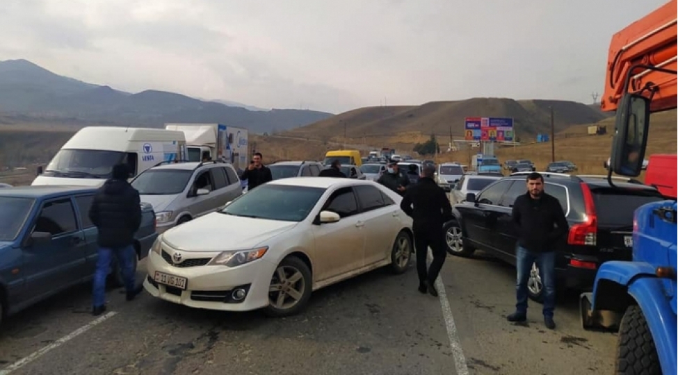 itkin-dushen-ermeni-herbchilerin-aileleri-yolu-bagladi-video