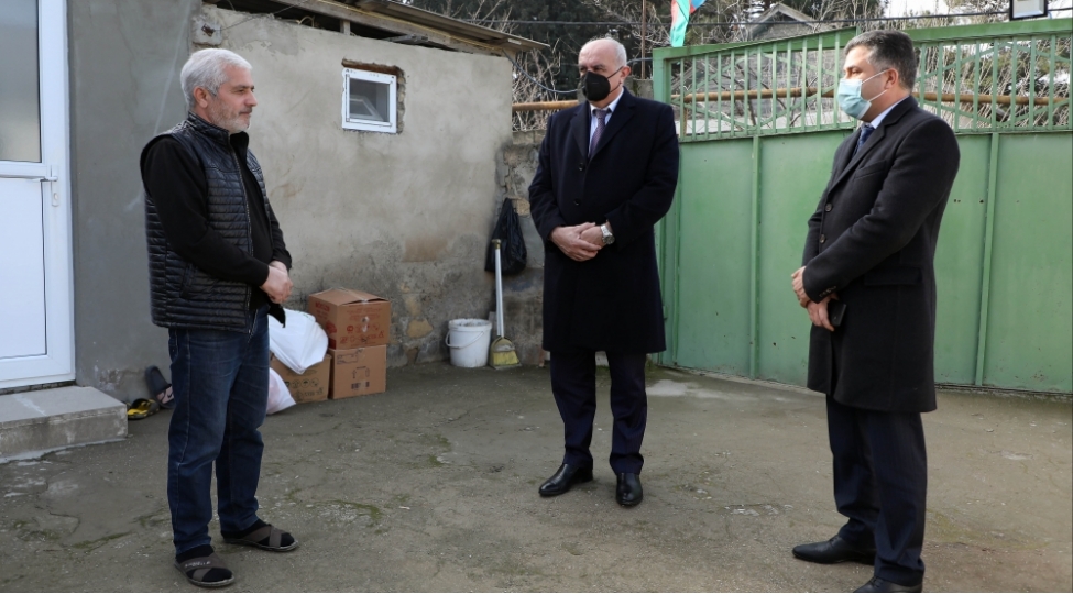 bir-neche-shehid-ailesi-ziyaret-olunub-fotovideo