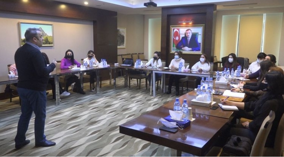 turkiyeden-devet-olunmush-mutexessislerle-telimlere-bashlanilib-video