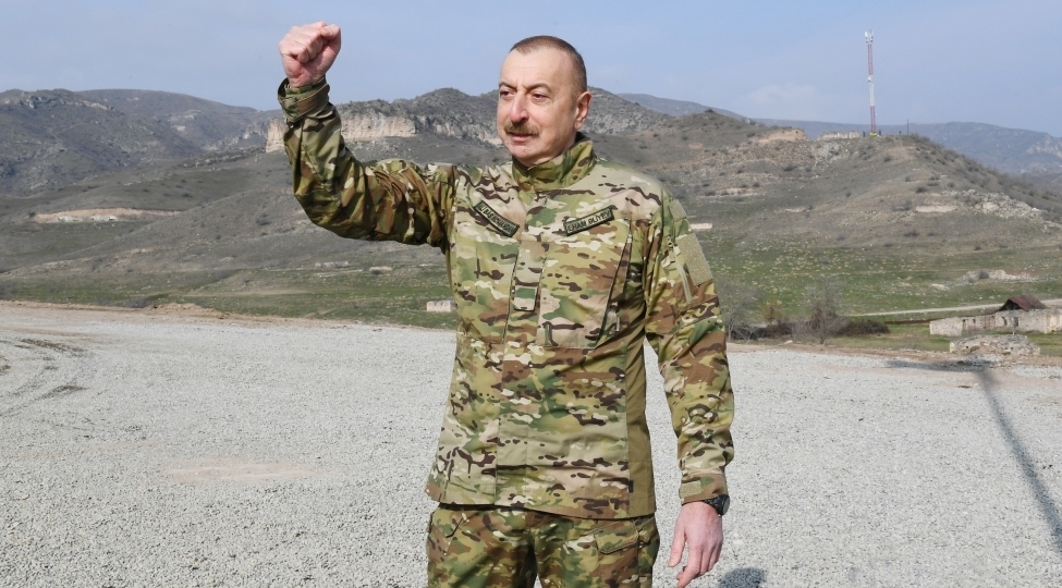 prezident-ilham-eliyev-shushada-yuxari-govheraga-mescidinde-olub-yenilenibvideo