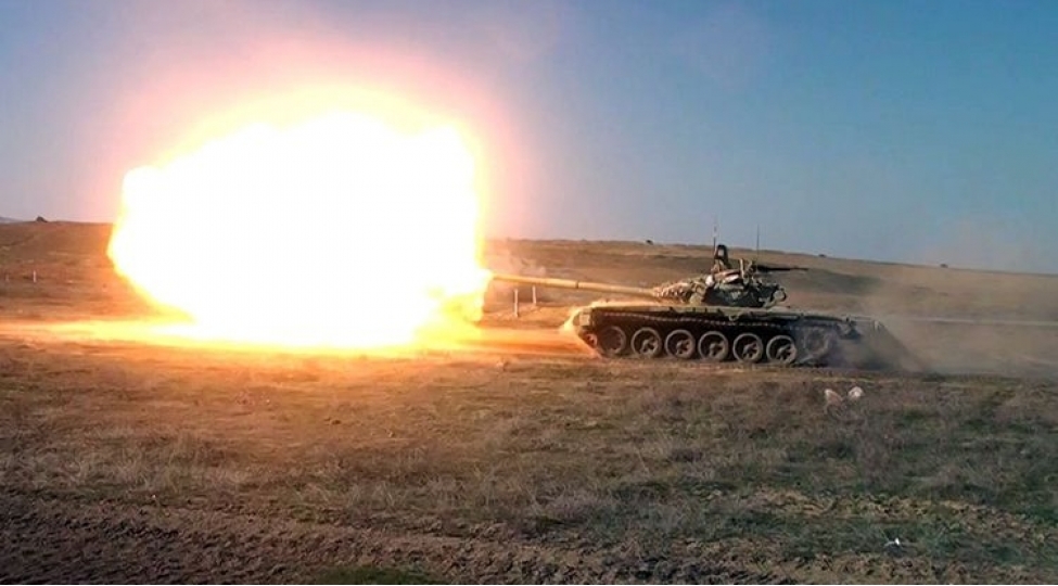 tankchilar-yeni-tedris-ilinde-ilk-doyush-atishlarini-icra-edibler-video