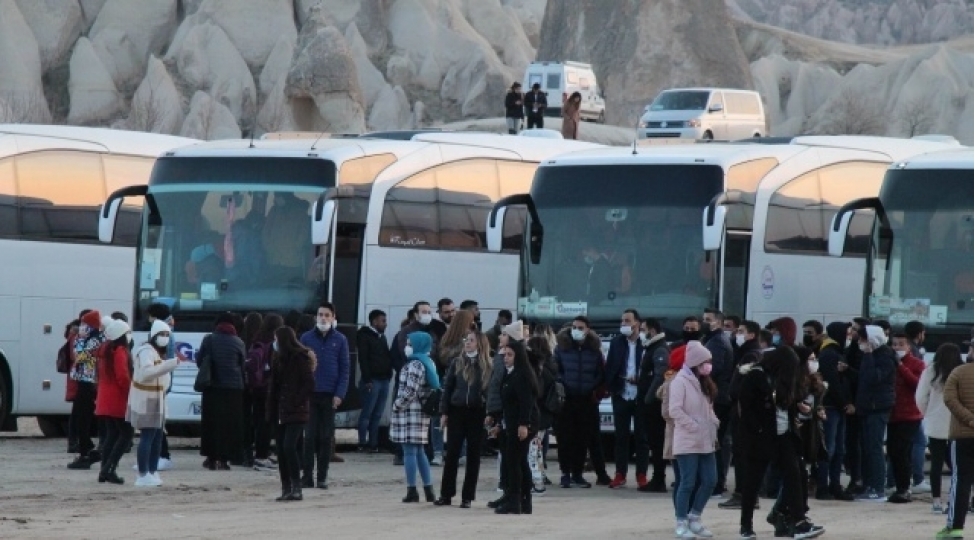 koronavirusa-meydan-oxuyub-yalli-getdiler-video