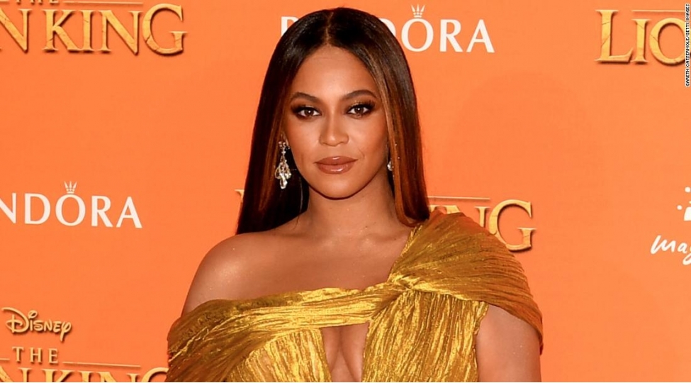 beyonse-oz-brendini-numayish-etdirdi-foto