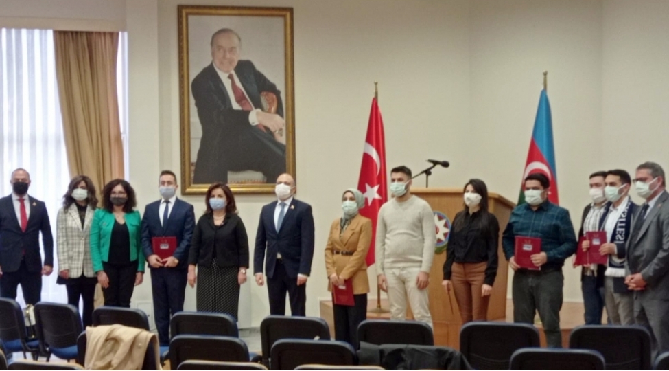 meqale-musabiqesinin-qalibleri-mukafatlandirilib