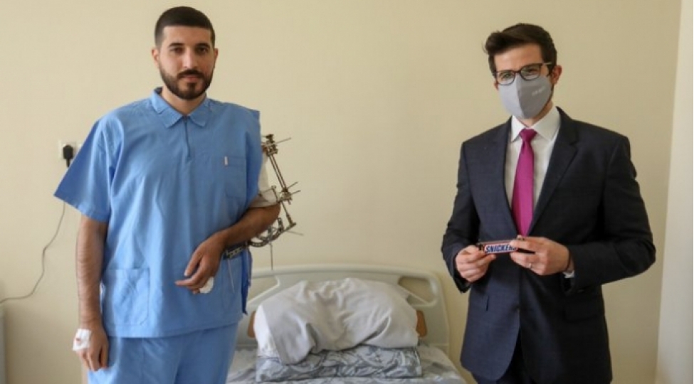 israil-sefiri-qazilerimize-bash-chekdi-video
