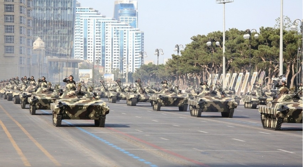 hindistan-azerbaycandan-herbi-xercleri-agilli-idare-etmeyi-oyrene-biler-2
