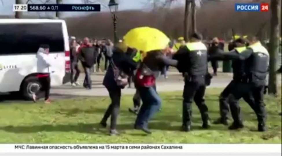 haaqada-pandemiya-mehdudiyyetleri-eleyhine-numayish-kechirilib-video