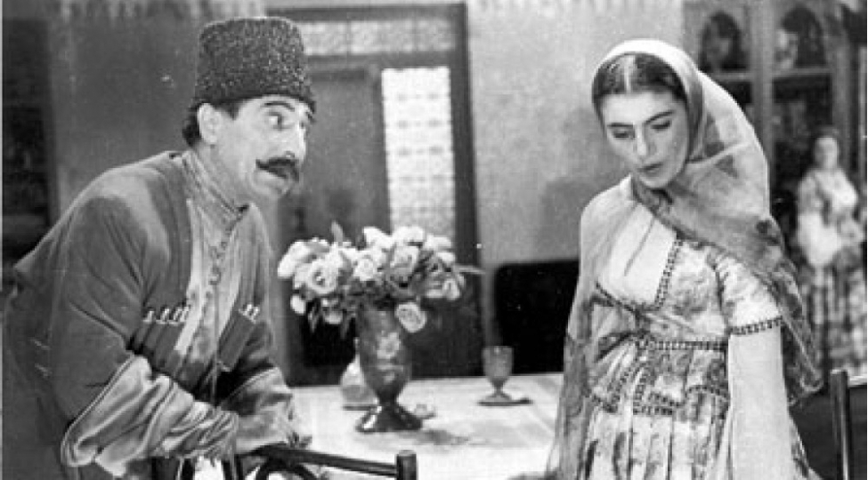 iki-yuzden-chox-rolda-sehneye-chixan-senetkar