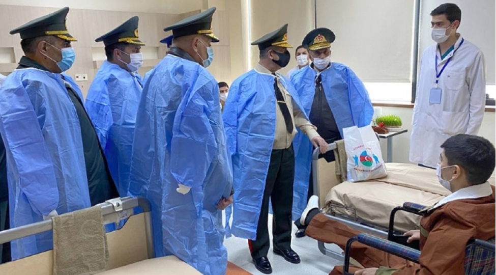mudafie-nazirliyinin-rehberliyi-herbi-hospitalda-olub-foto