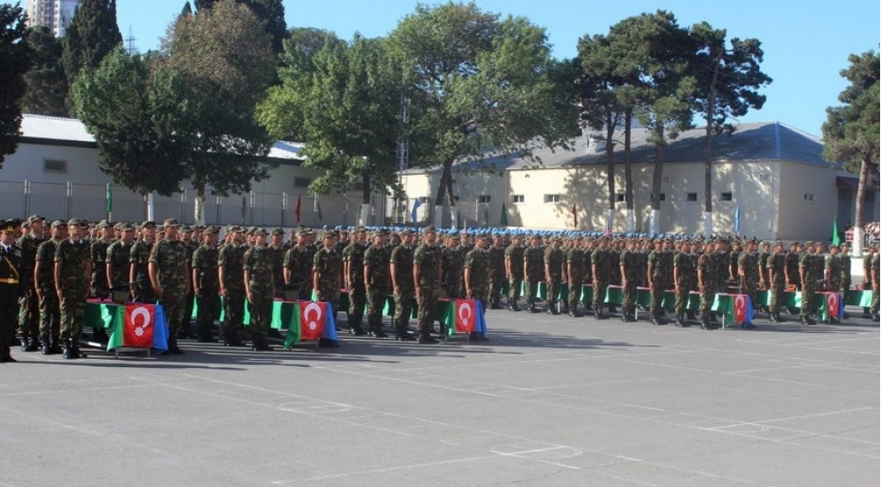 azerbaycanda-herbi-xidmete-novbeti-chagirish-bashlayib