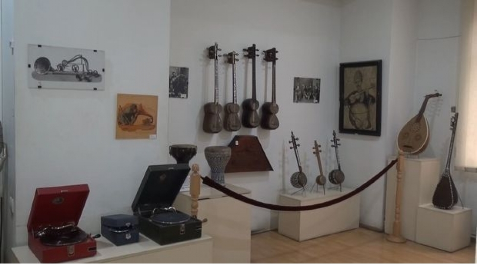 azerbaycan-musiqi-aletleri-tbilisi-muzeyinde-video
