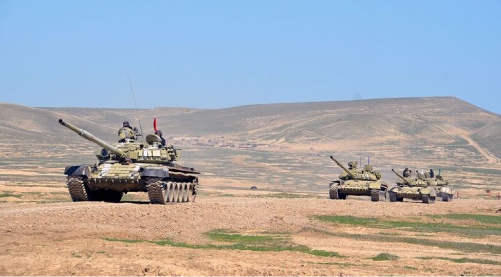 tank-bolmelerinin-intensiv-doyush-hazirligi-meshgeleleri-kechirilir-video