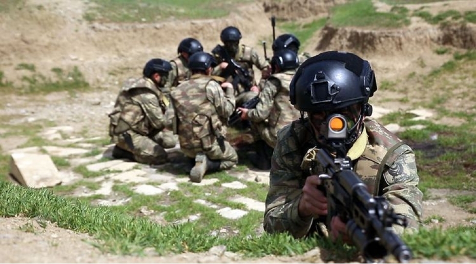 azerbaycan-ordusunun-sulhmeramli-bolmelerinde-telim-meshqleri-kechirilib-video