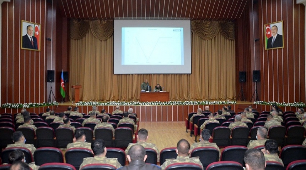 bolme-komandirlerinin-muavinleri-ile-toplanti-kechirilib