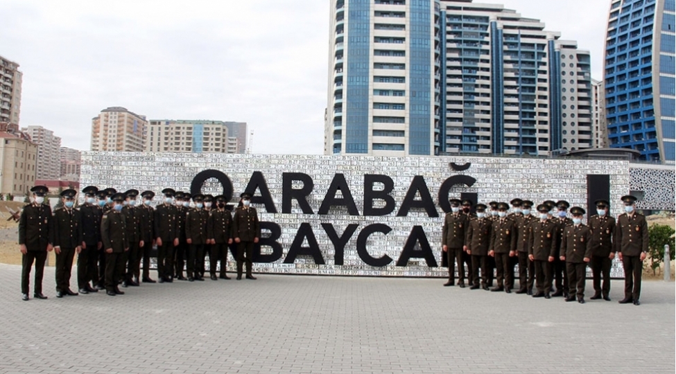 kursantlar-herbi-qenimetler-parkinda-olublar-2