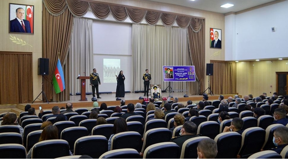 cnaxchivanski-adina-herbi-liseyde-shehid-zabitin-xatiresi-anilib-video