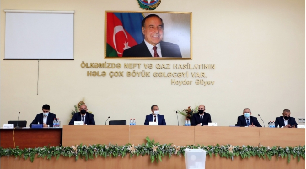 azeriqaz-ib-yaninda-ictimai-shuraya-sechkiler-kechirilir-foto