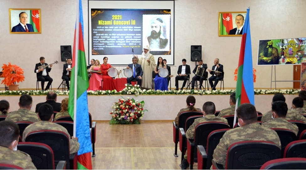 azerbaycan-ordusunda-nizami-gencevinin-880-illik-yubileyi-ile-elaqedar-silsile-tedbirler-davam-edir-video