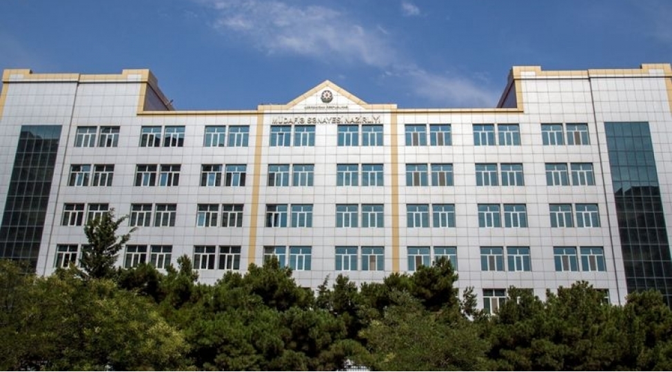 medet-quliyev-turkiye-mudafie-senayesi-komitesinin-sedrini-qebul-edib