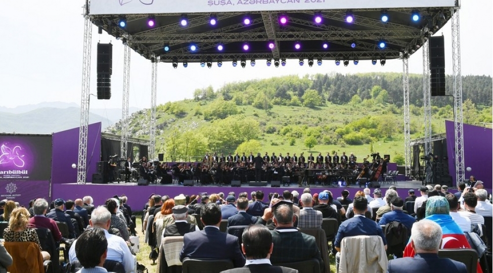 pervin-kerimzade-shushadan-cidir-duzunden-dunyayamilli-birlik-mesaji-verildi